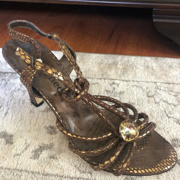 J Renee Dark Gold Heels - Picture 1 of 7